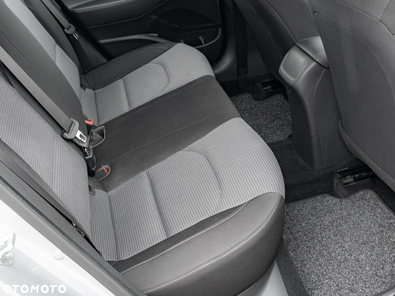 Hyundai i30 1.6 D Classic + - 28