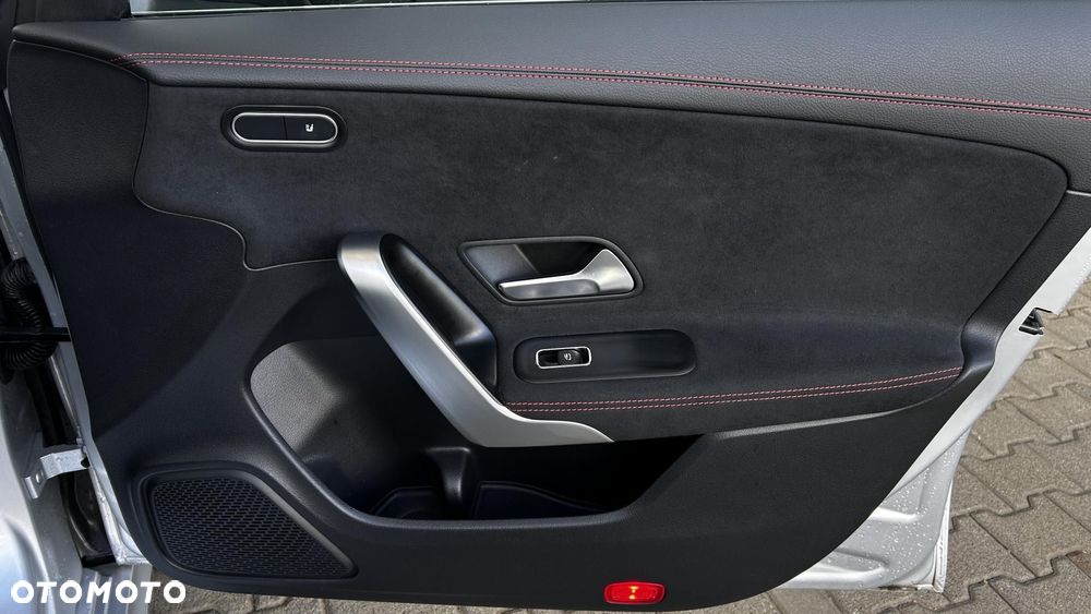 Mercedes-Benz CLA - 26