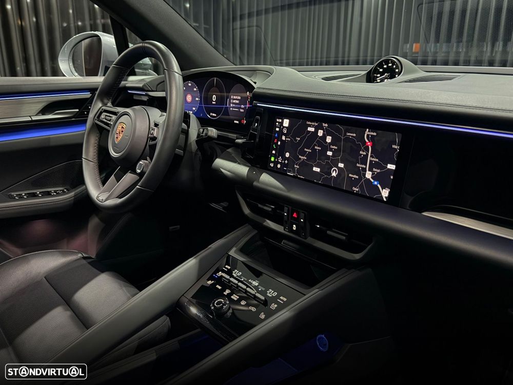 Porsche Macan Electric 4 - 42