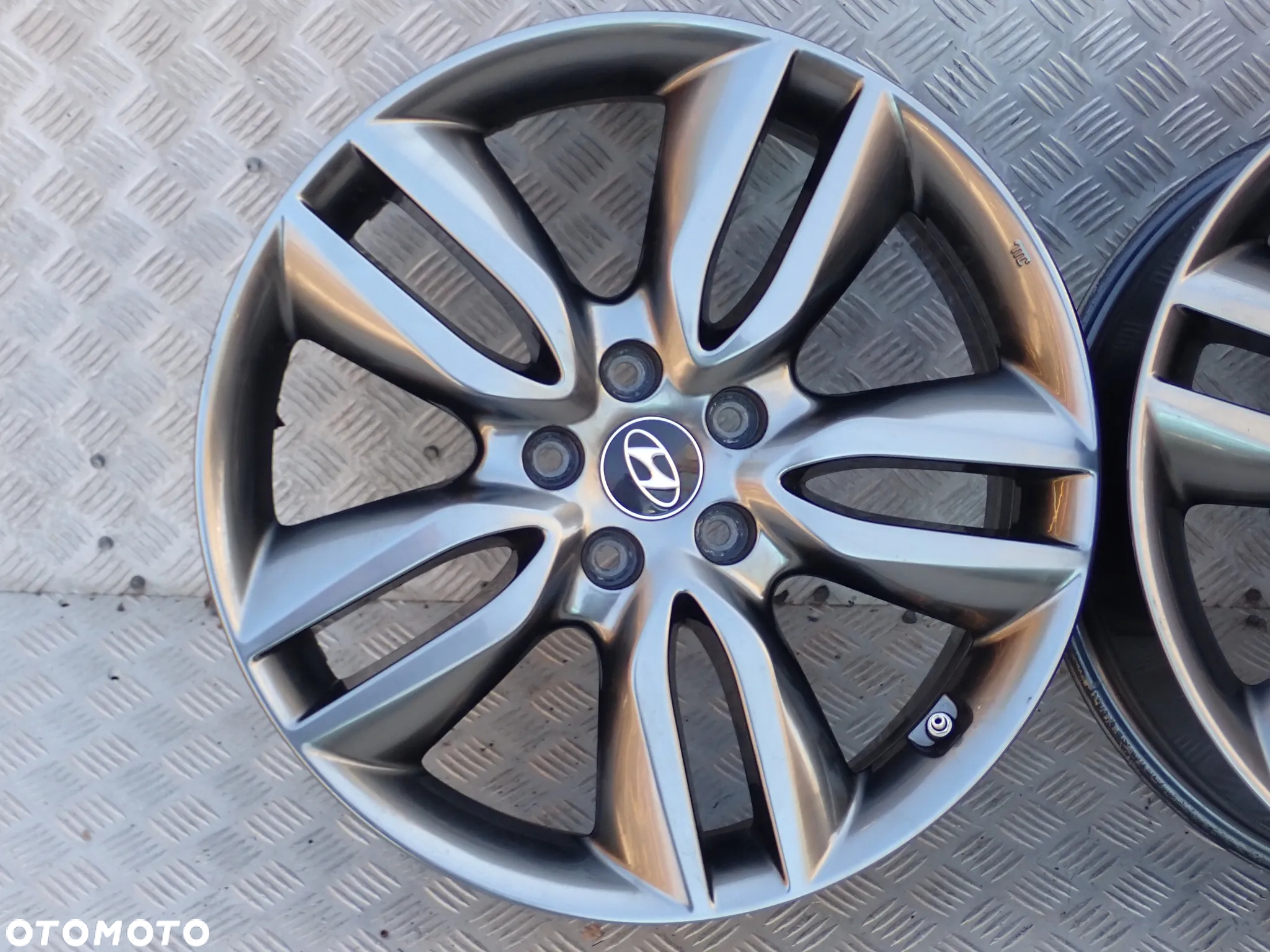 FELGI ALUMINIOWE HYUNDAI  KIA 7,5JX19  ET 49,5  5X114,3  52910-2W195  52910-4Z195 - 4