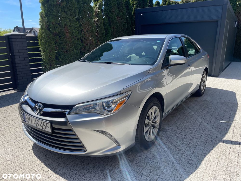 Toyota Camry - 2