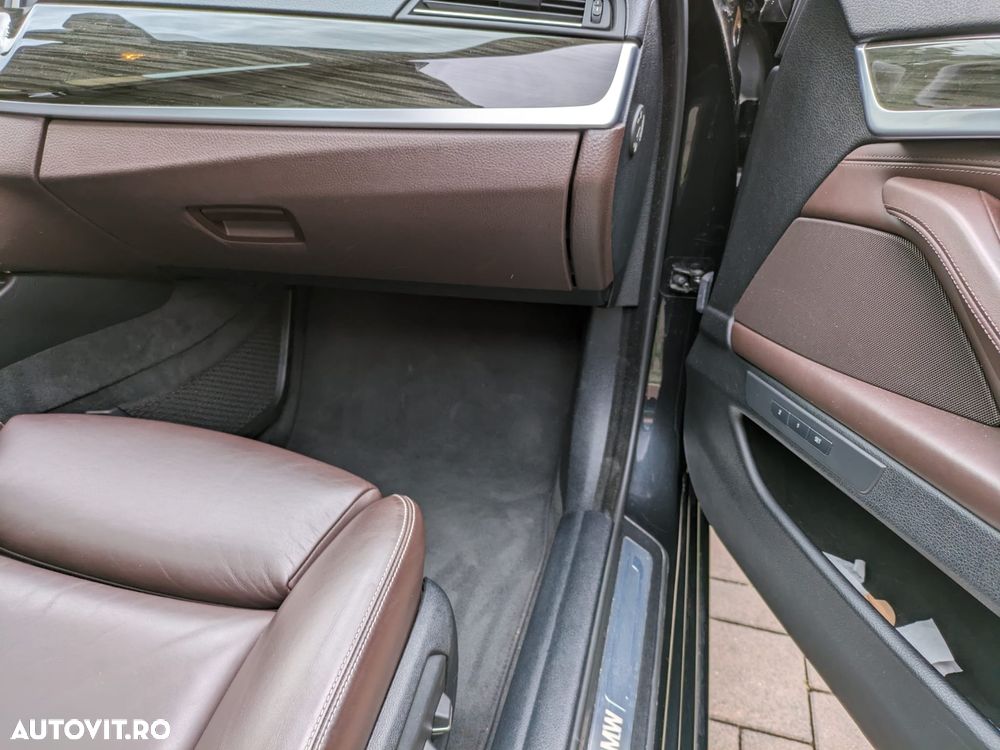 BMW Seria 5 525d xDrive Aut. Luxury Line - 15