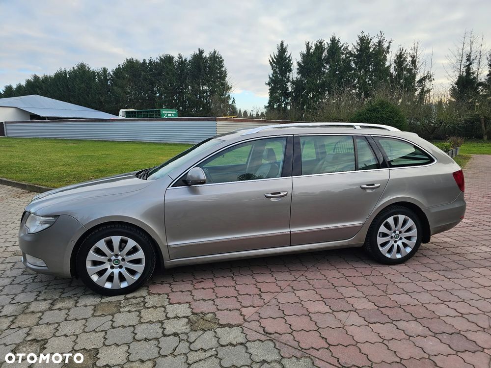 Skoda Superb 2.0 TDI Platinum DSG - 2
