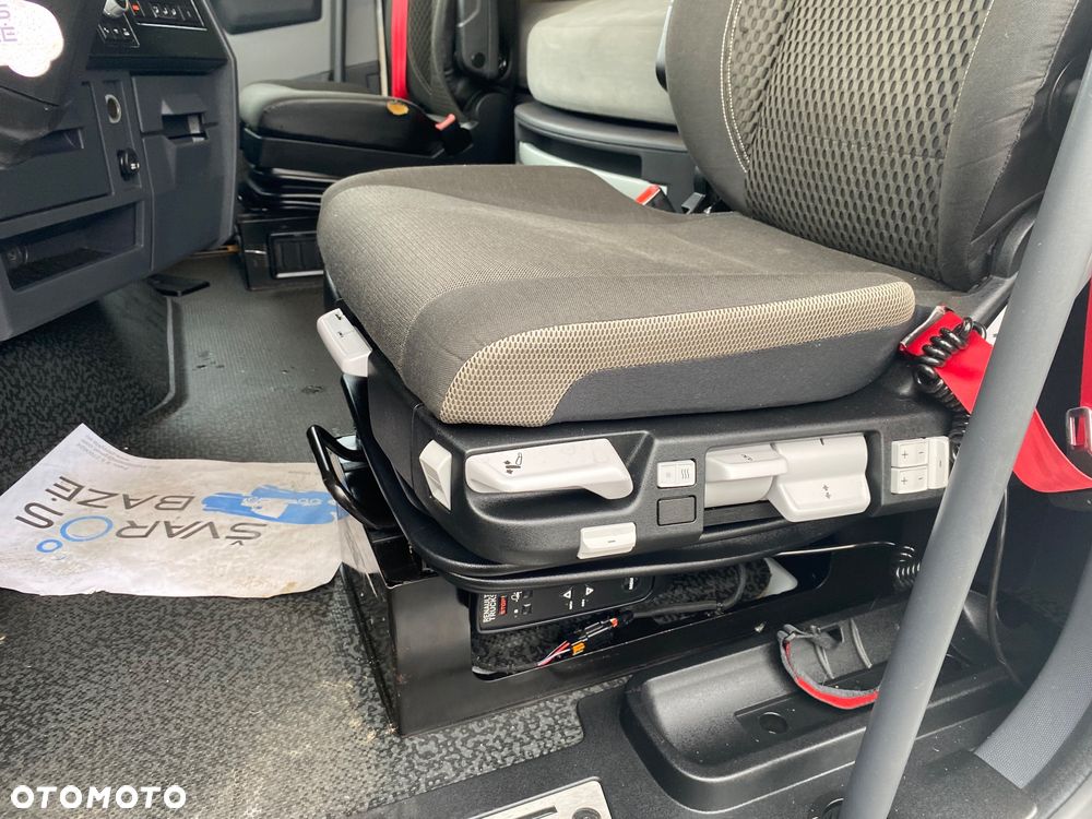 Renault T480 High Sleeper Cab - 8