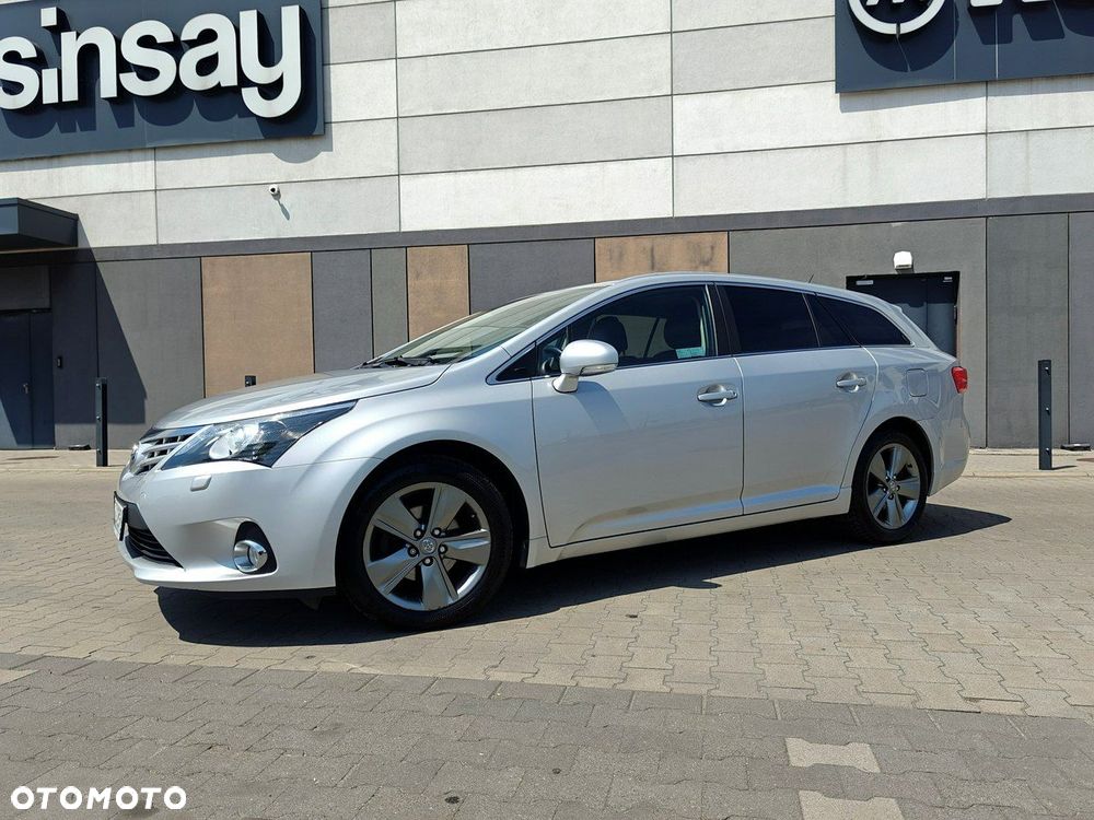 Toyota Avensis 2.0 D-4D Premium - 19