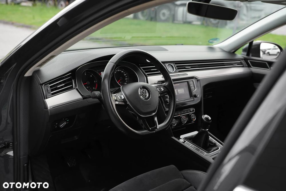 Volkswagen Passat 2.0 TDI SCR Highline - 19