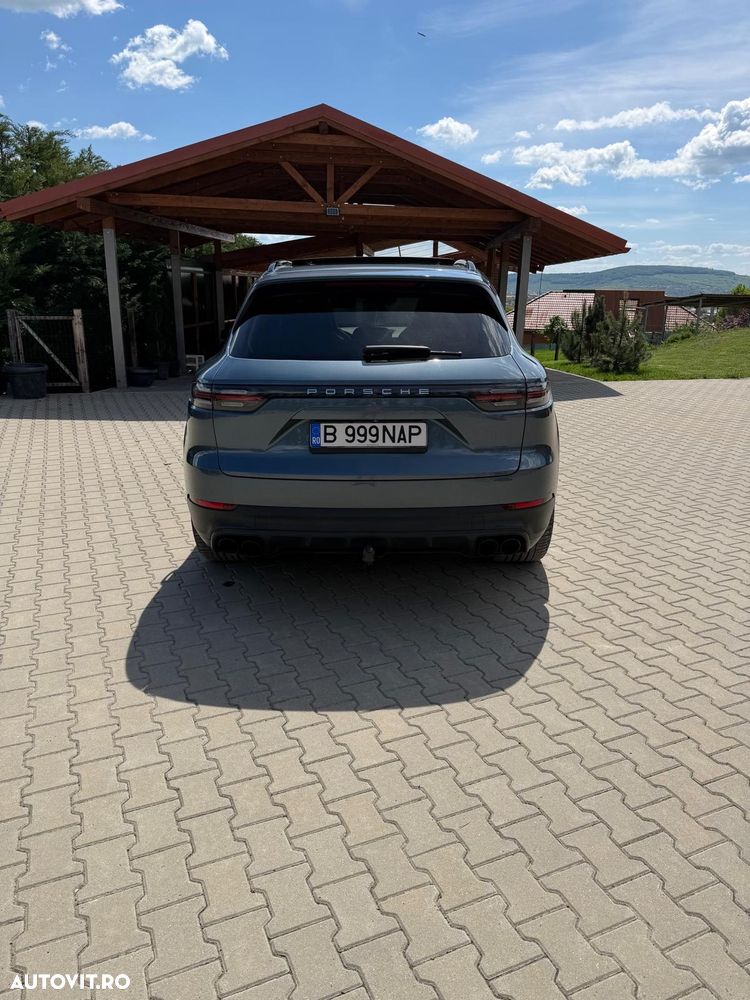 Porsche Cayenne - 8