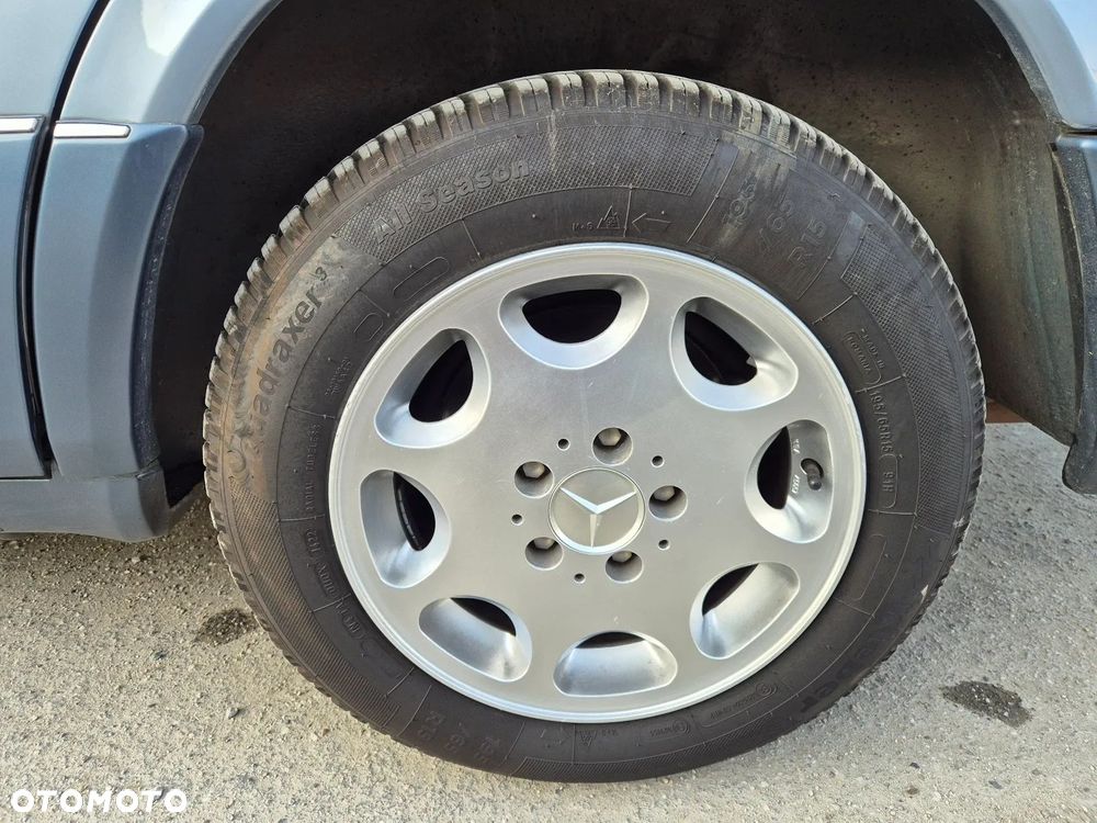 Mercedes-Benz W124 (1984-1993) - 27