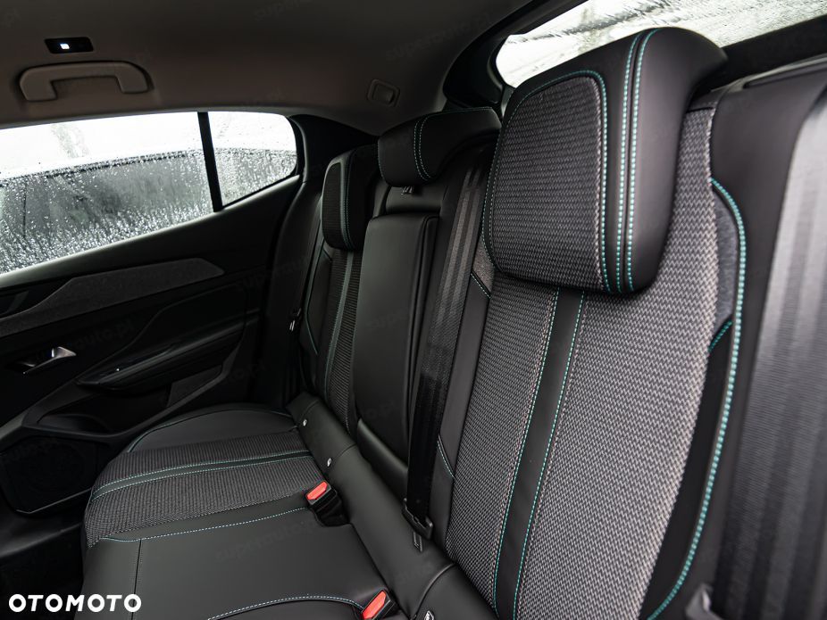 Peugeot 408 1.2 PureTech mHEV Allure S&S e-DCS6 - 15