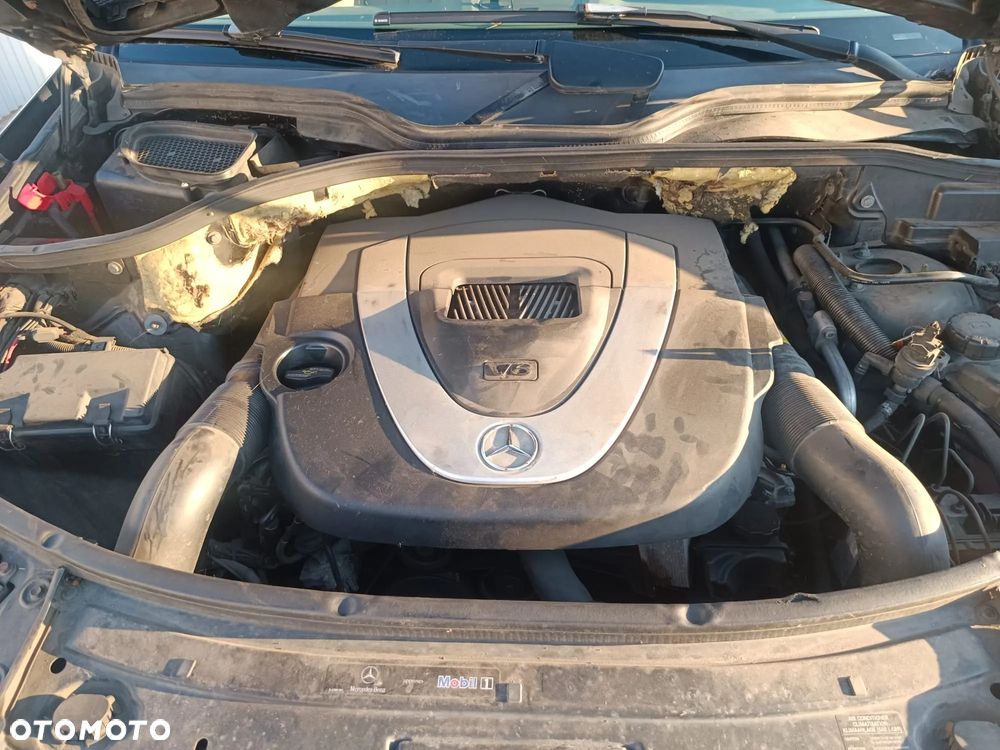 Mercedes-Benz ML 350 4-Matic - 25