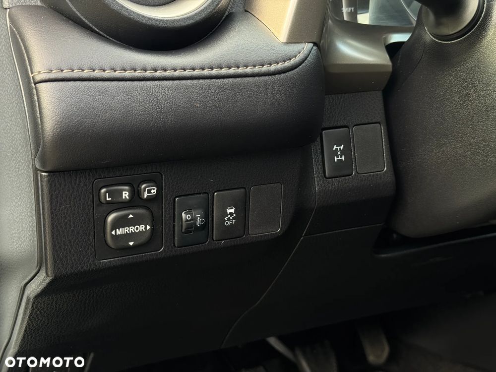 Toyota RAV4 2.0 D-4D Premium - 33