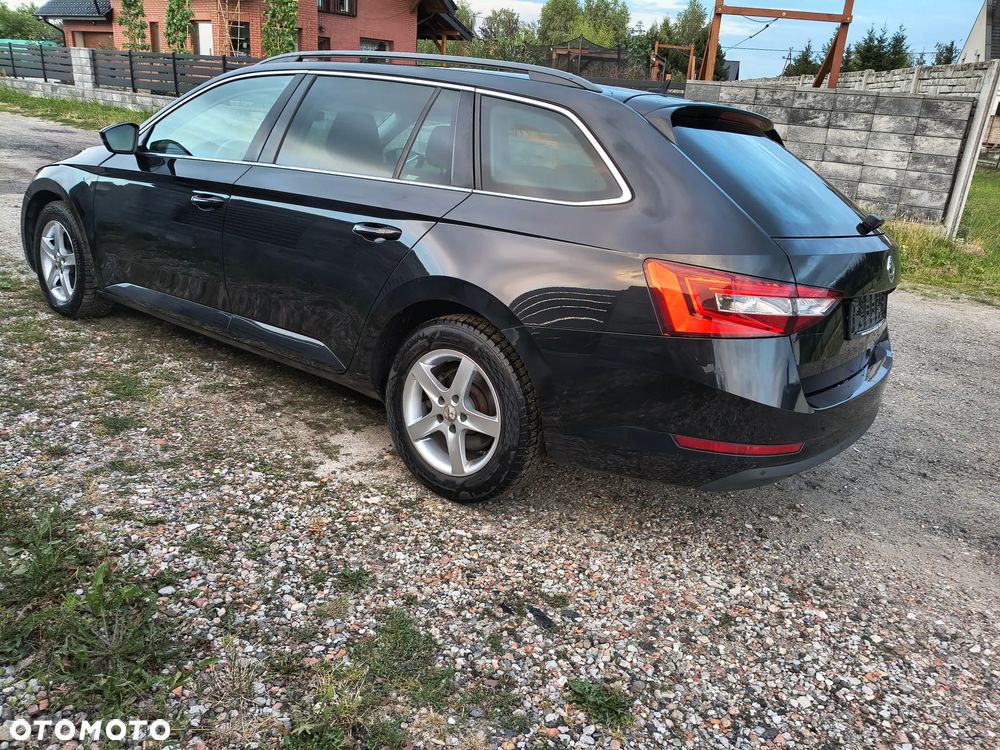 Skoda Superb 1.6 TDI Ambition - 6