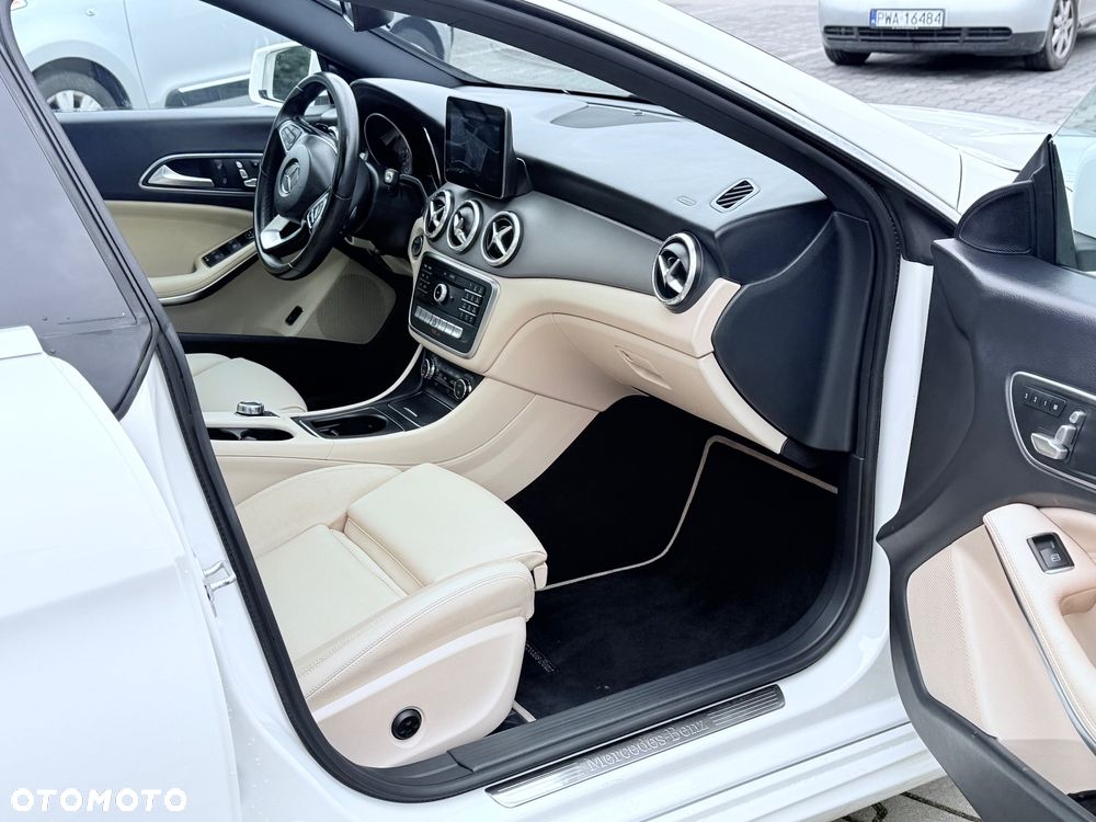 Mercedes-Benz CLA 250 7G-DCT AMG Line - 5