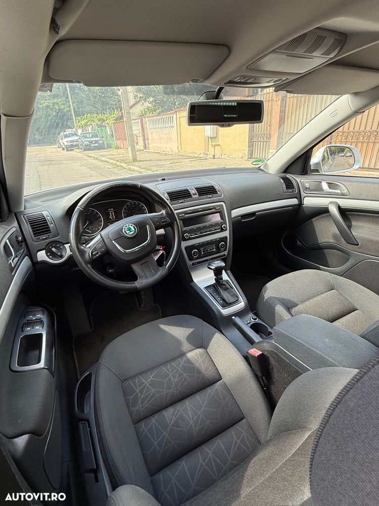 Skoda Octavia Combi Diesel 1.6 TDI DSG Ambition - 9