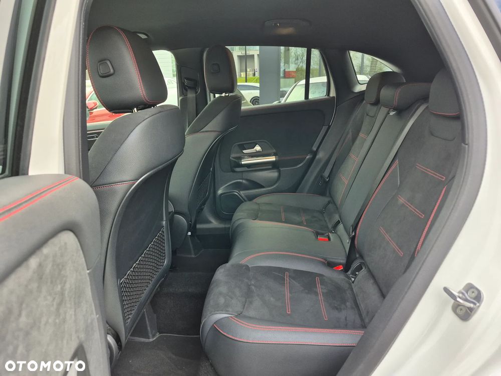 Mercedes-Benz GLA 200 AMG Line - 17