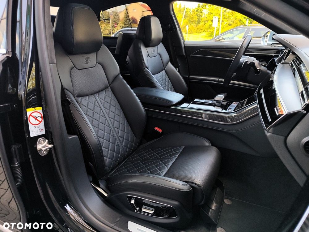 Audi S8 - 12