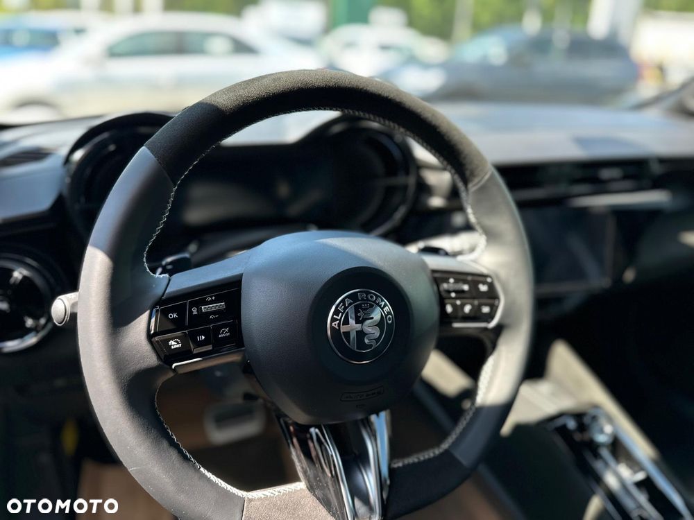 Alfa Romeo Junior 1.2 mHEV Sport Speciale eDCT - 4