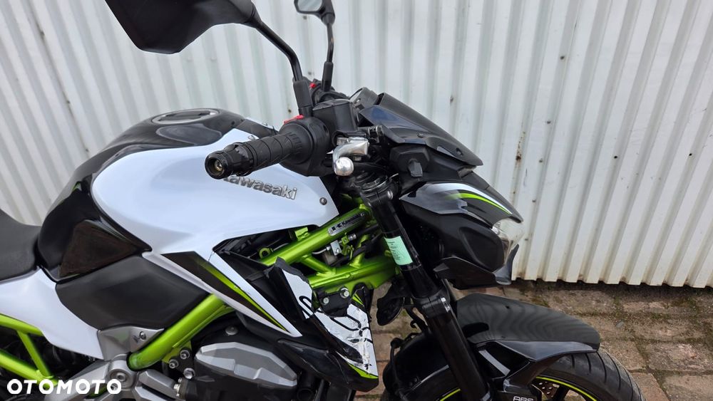 Kawasaki Z 900 - 12