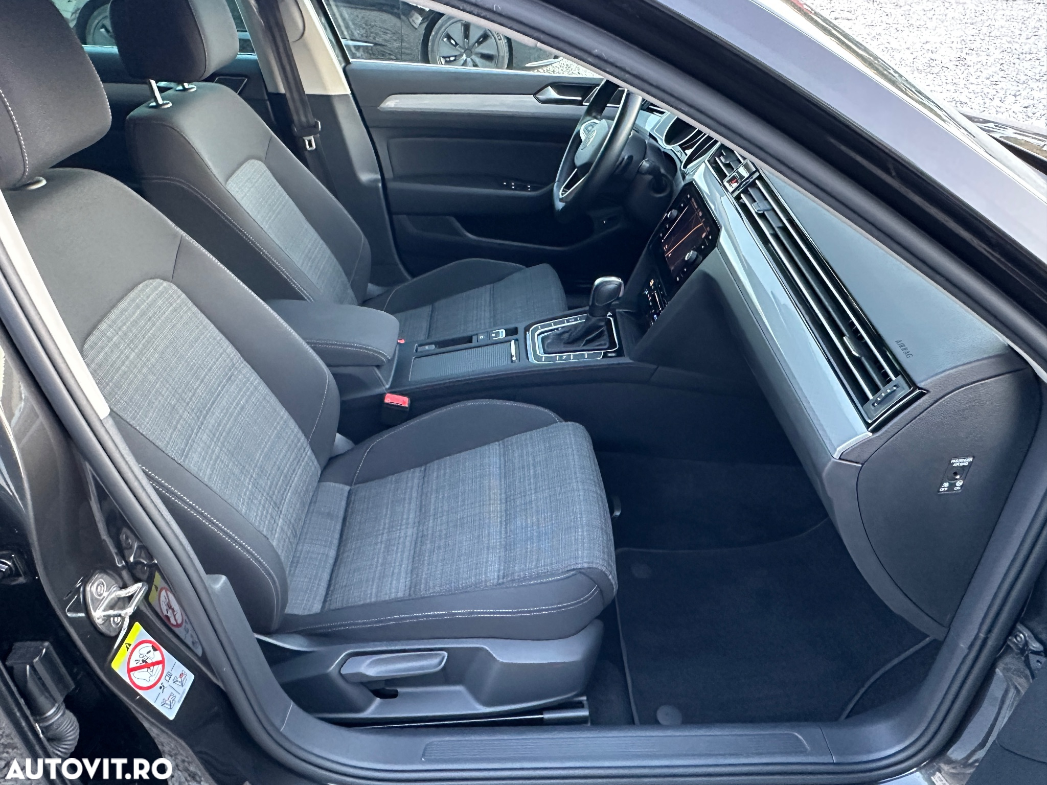 Volkswagen Passat - 14