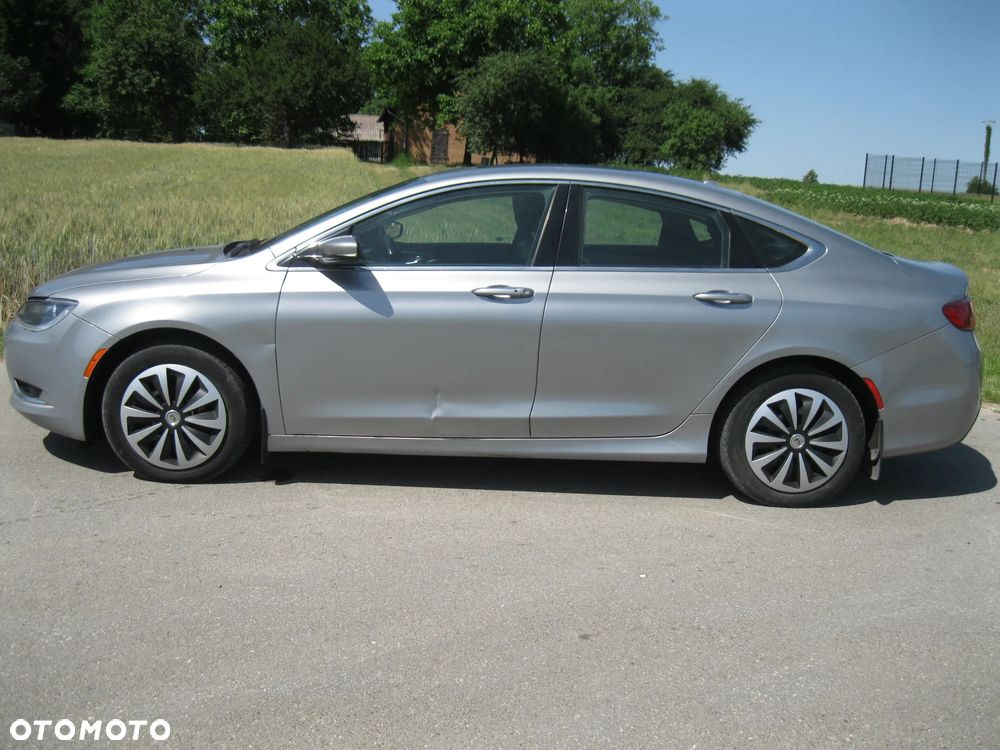 Chrysler 200 - 8