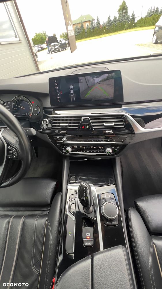 BMW Seria 5 520i Sport Line - 17