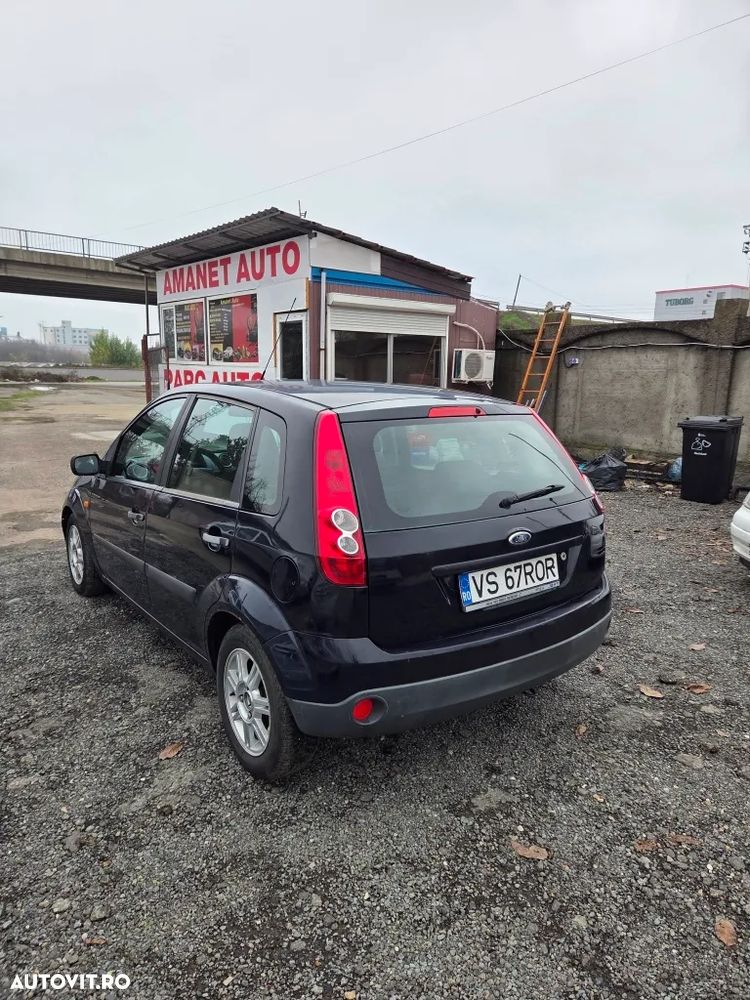 Ford Fiesta 1.3i Ambiente - 4
