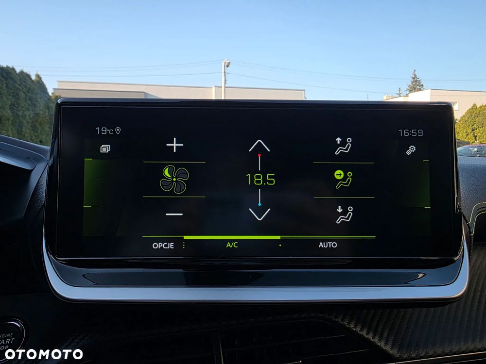 Peugeot 2008 PureTech 130 EAT8 GT - 27