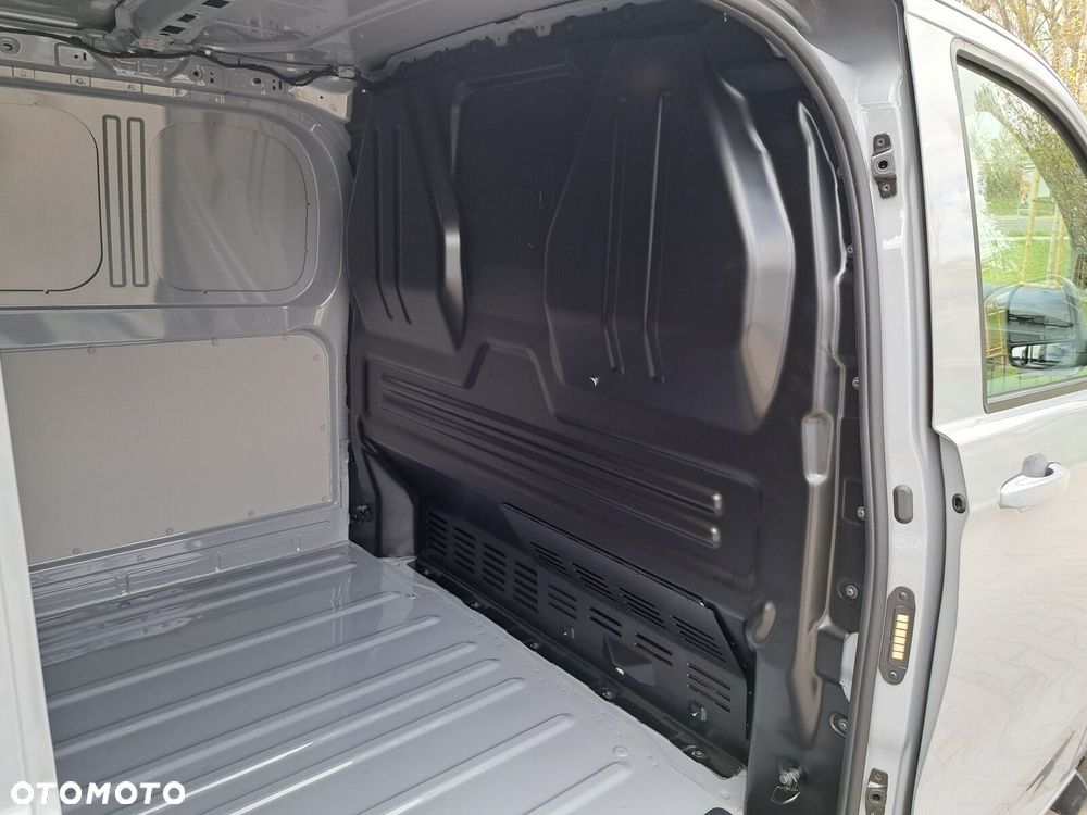 Volkswagen Transporter - 11