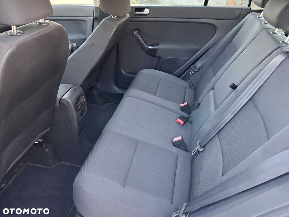 Volkswagen Golf Plus - 9