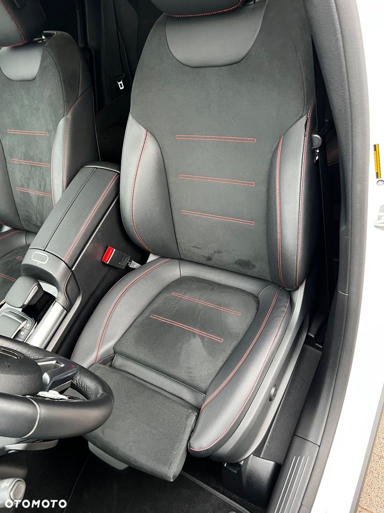 Mercedes-Benz GLA 250 4Matic 7G-DCT AMG Line - 10