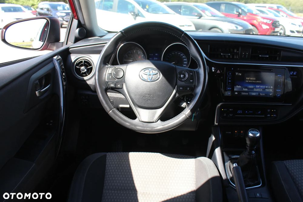 Toyota Auris 1.6 Premium Comfort - 21