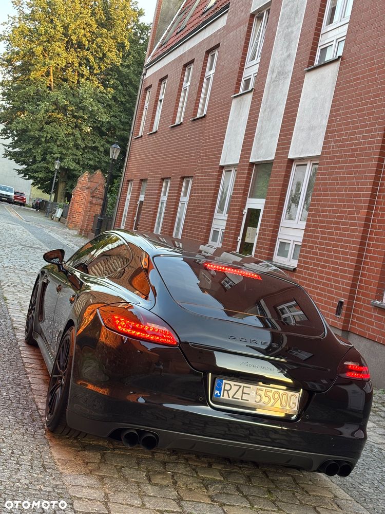 Porsche Panamera 4S - 16