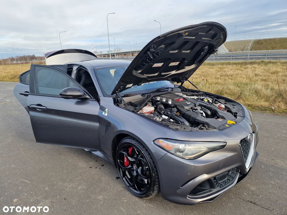 Alfa Romeo Giulia 2.9 V6 Bi-Turbo AT8 Quadrifoglio - 41