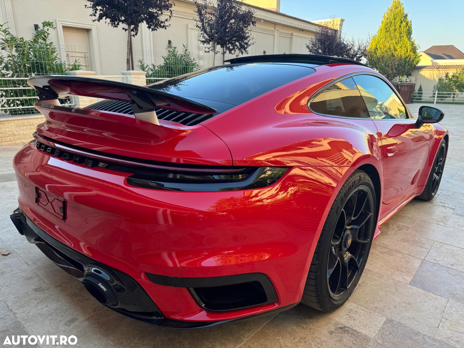 Porsche 911-TURBO-S - 2