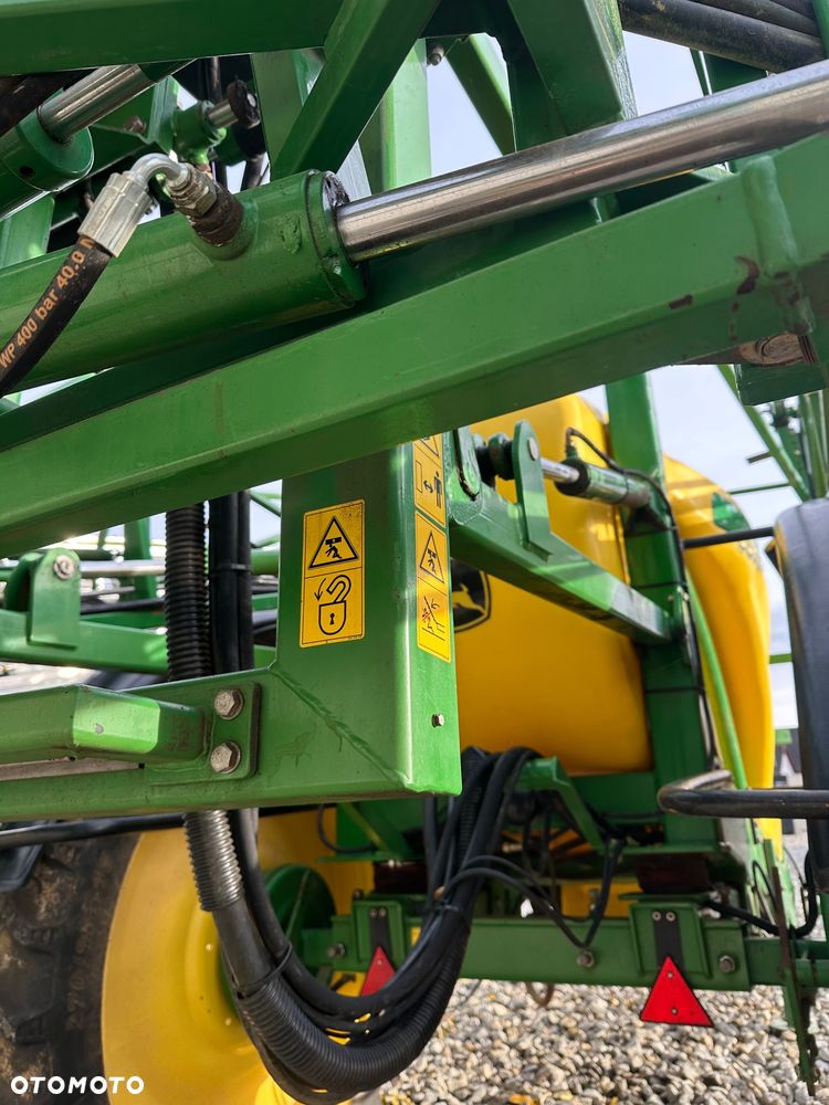 John Deere 824 - 7