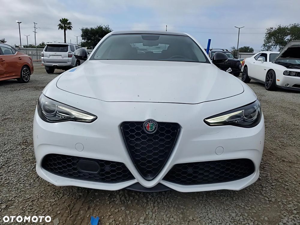 Alfa Romeo Giulia - 2