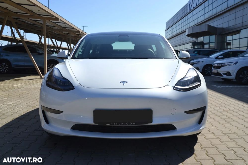 Tesla Model 3 - 9