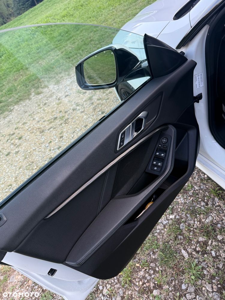 BMW Seria 2 218d - 28