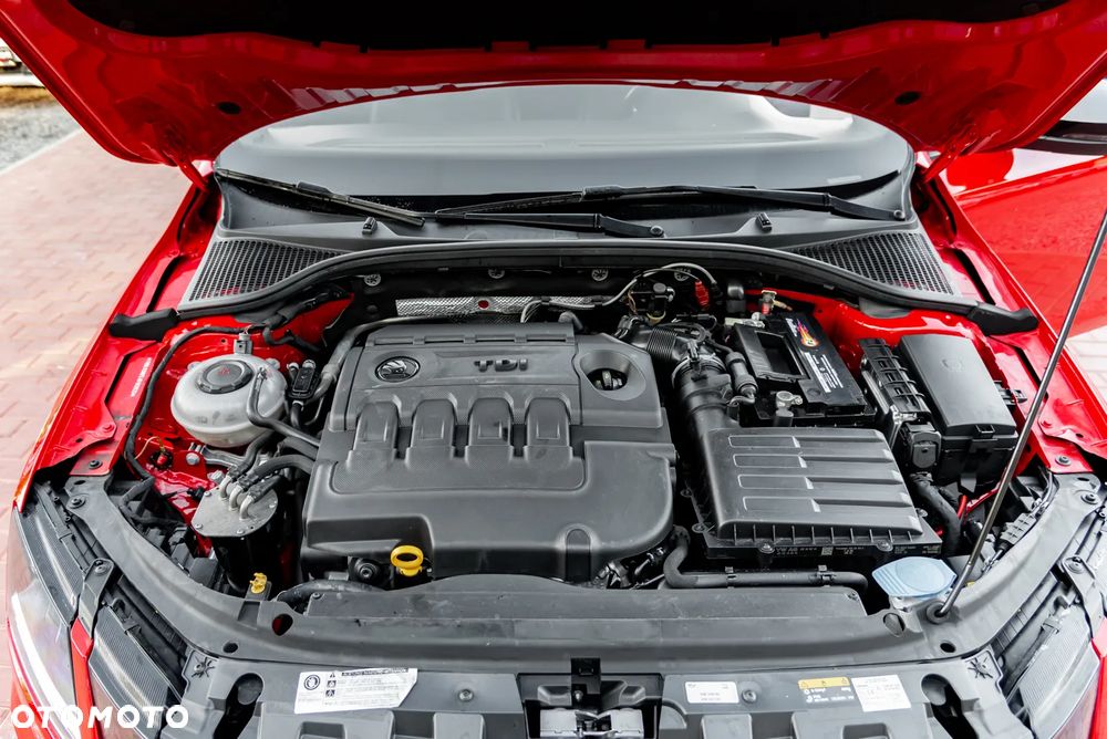 Skoda Octavia 2.0 TDI 4x4 DSG RS - 40