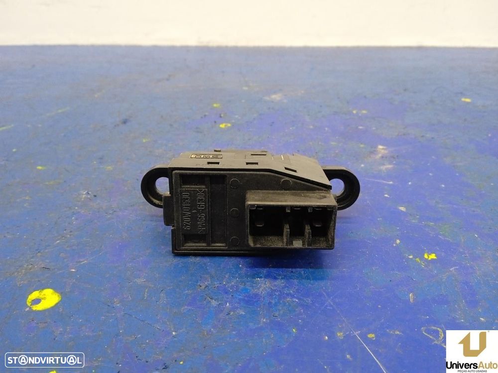 COMANDO ELEVADOR DE VIDRO FRONTAL DIREITO HYUNDAI H100 FURGÃO 1998 -935804A000 - 4