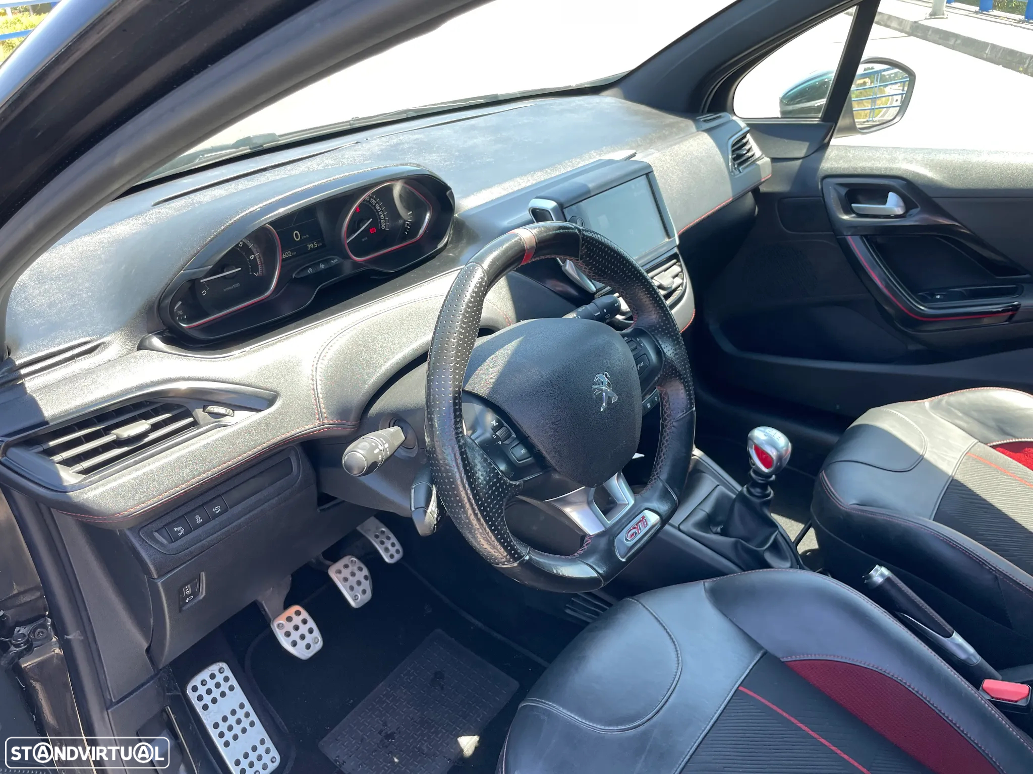 Peugeot 208 1.6 e-THP GTi - 13