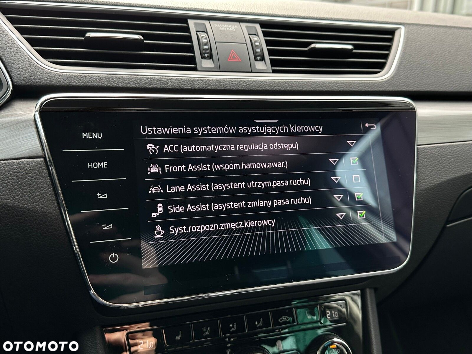 Skoda Superb 2.0 TDI SCR Style DSG - 34