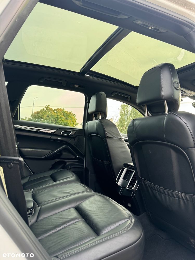 Porsche Cayenne Diesel Platinum Edition - 24