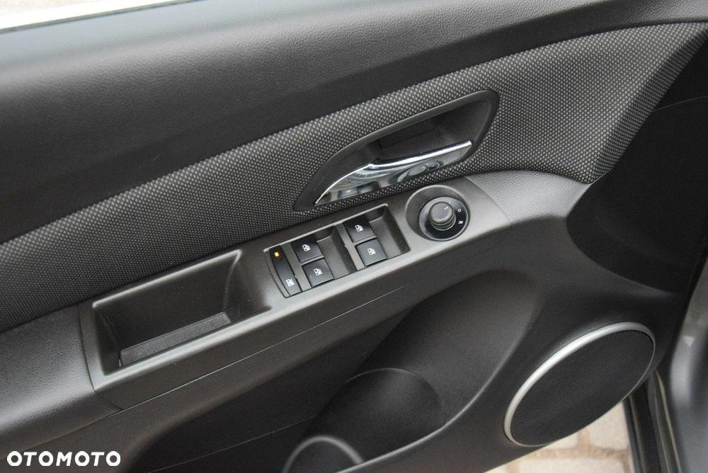 Chevrolet Cruze - 29