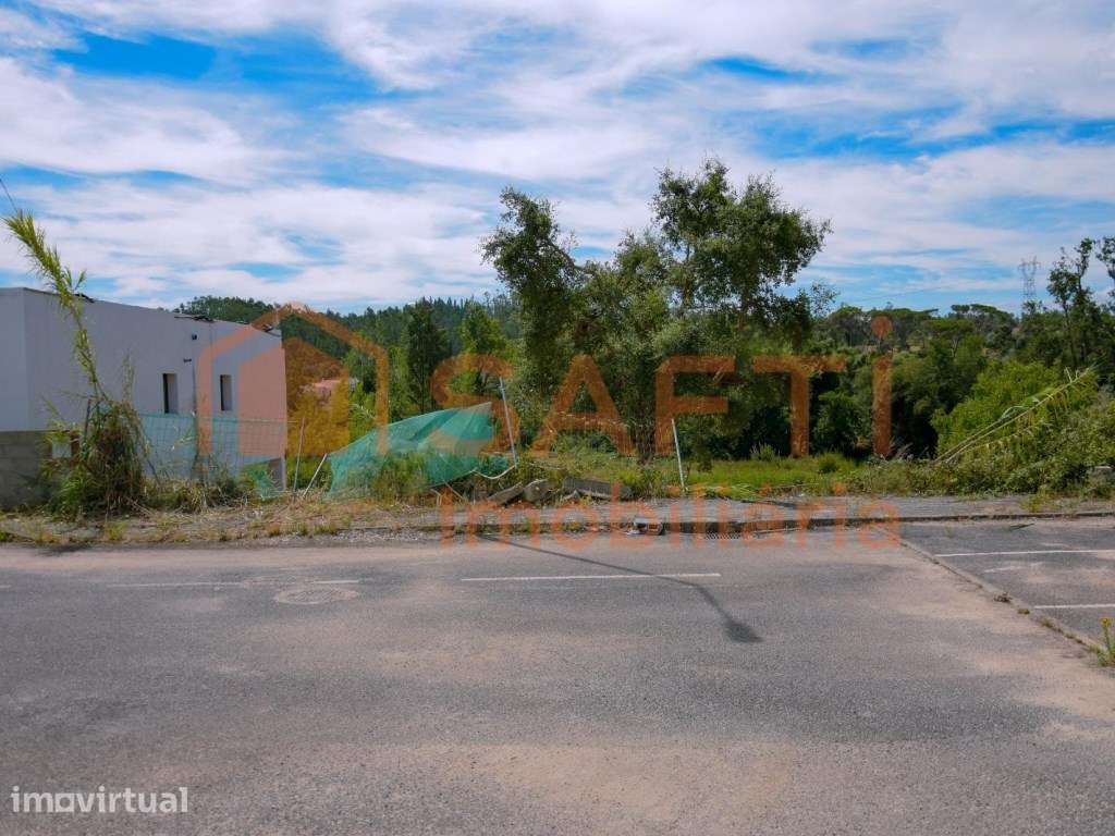Terreno de 390 m² em Leiria para construir - Grande imagem: 3/4