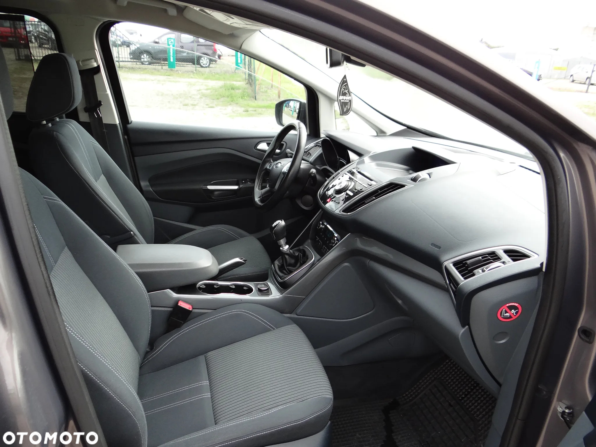 Ford Grand C-MAX - 9