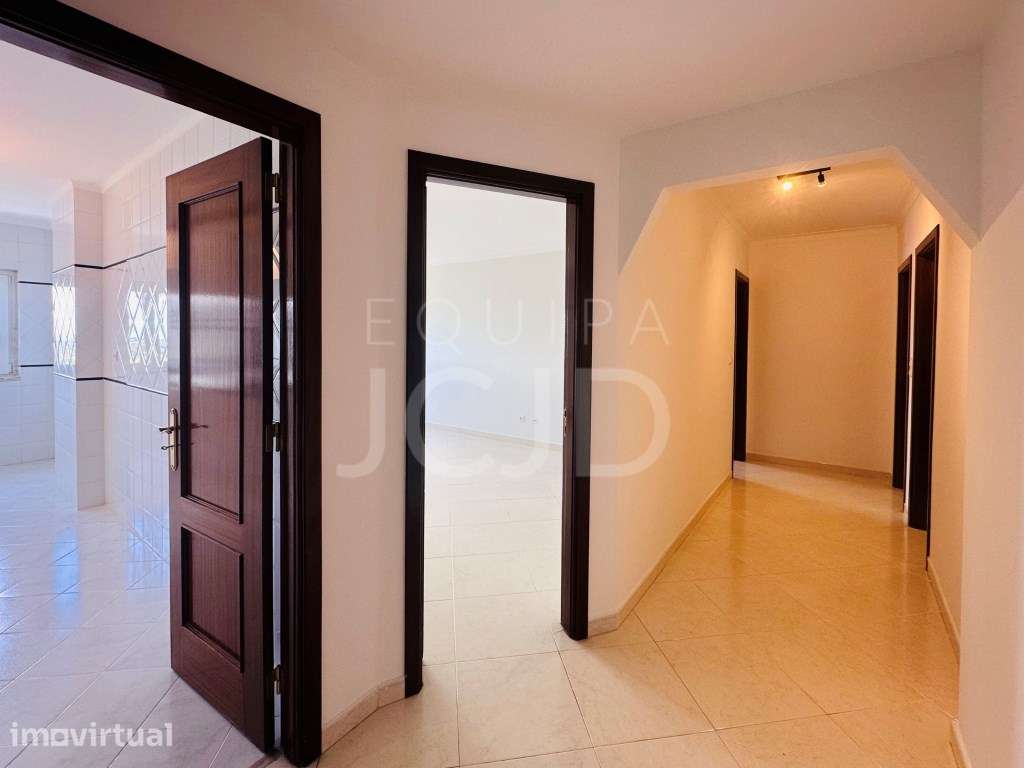Apartamento T1 para Arrendamento | Vista Mar | São Marcos, Sintra - Grande imagem: 3/29