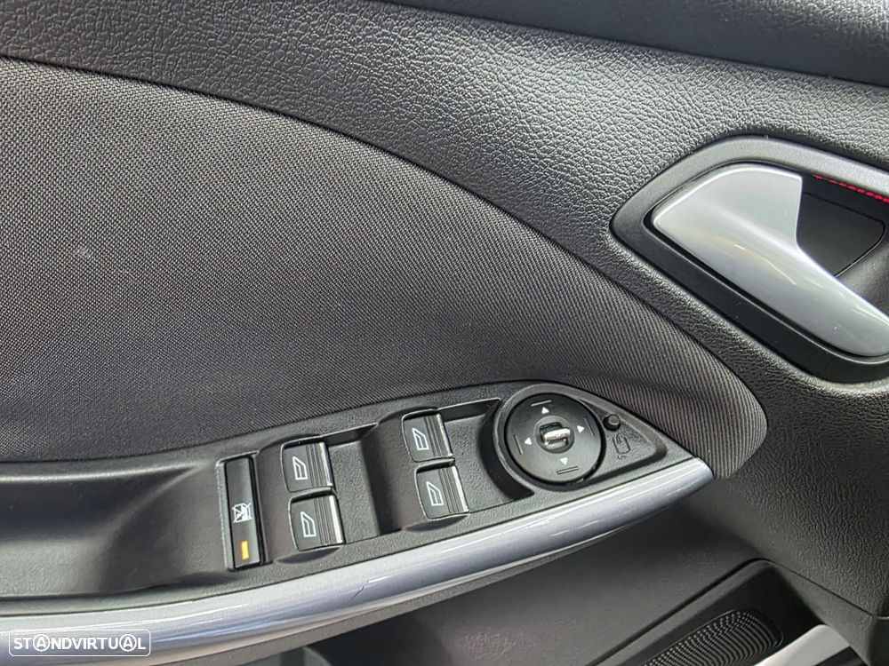 Ford Focus 1.0 EcoBoost ST-Line - 28