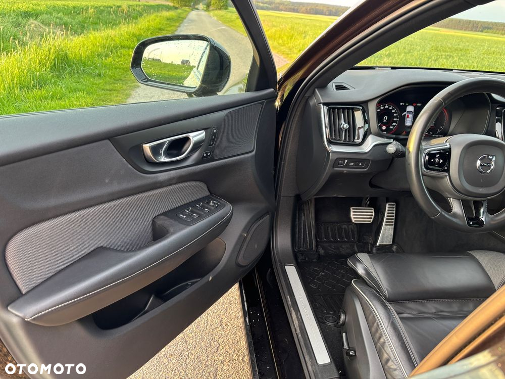 Volvo V60 T6 AWD Recharge Geartronic RDesign - 6