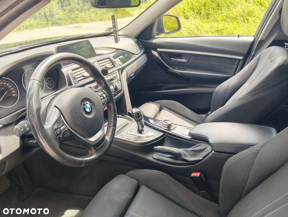BMW Seria 3 320d Sport Line - 9